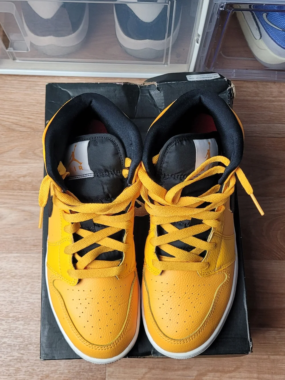 Nike Air Jordan 1 Mid GS University Gold Yellow Black BRED sz 5.5y